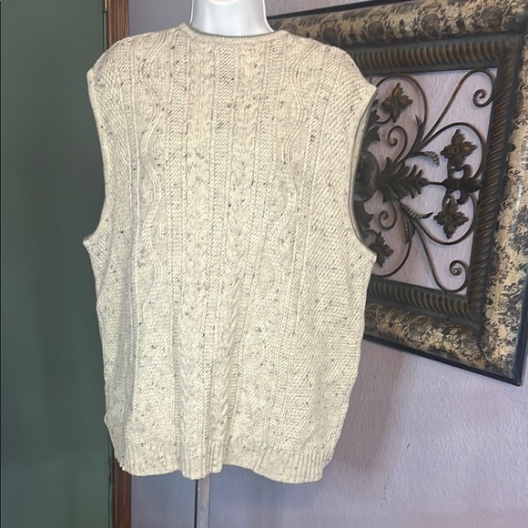 Vintage German made Cream Cable Knit Button-Up Vest - pure virgin wool - Picture 3 of 9
